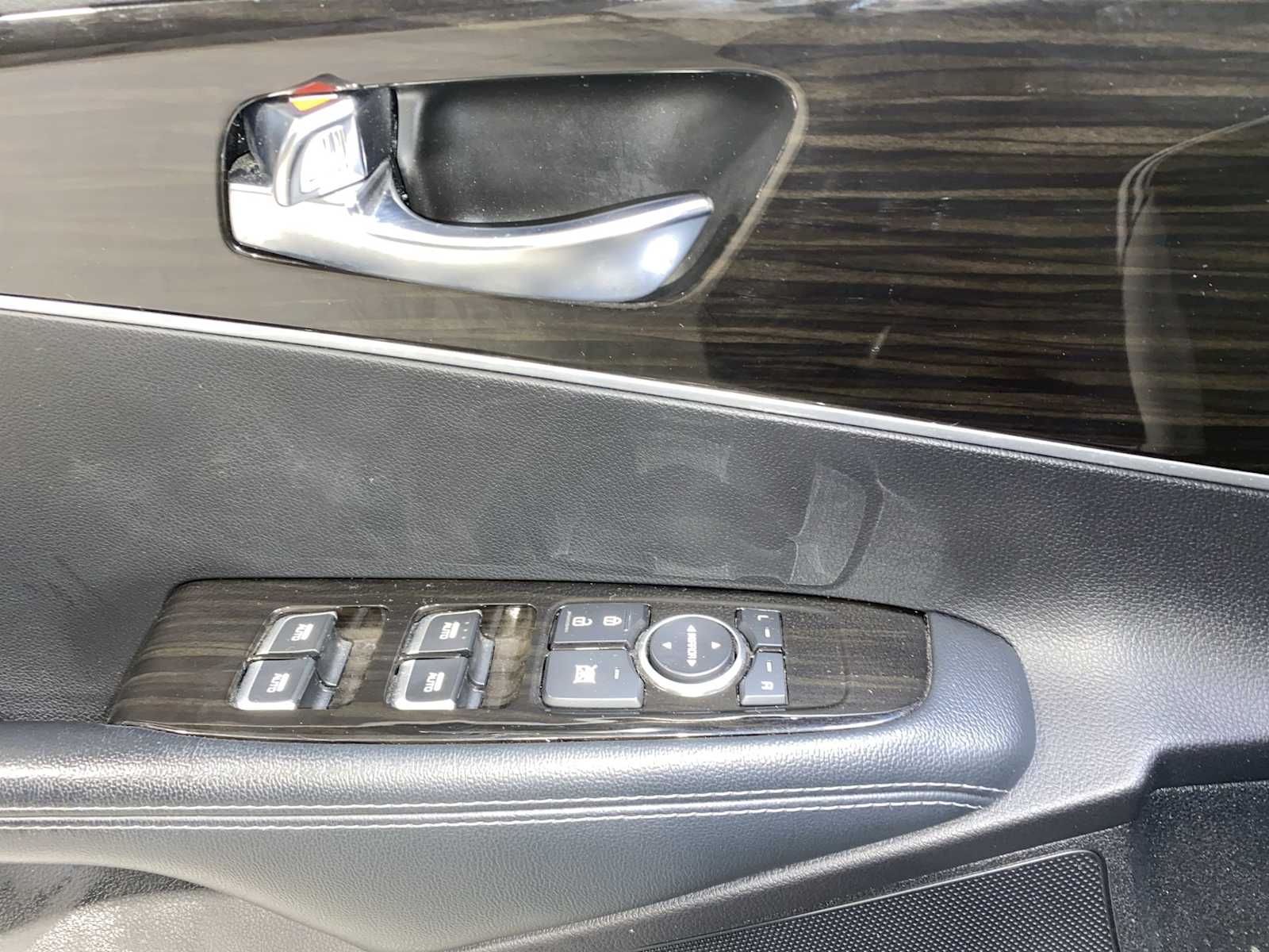 Thumbnail: 2019 Kia Sorento - 23