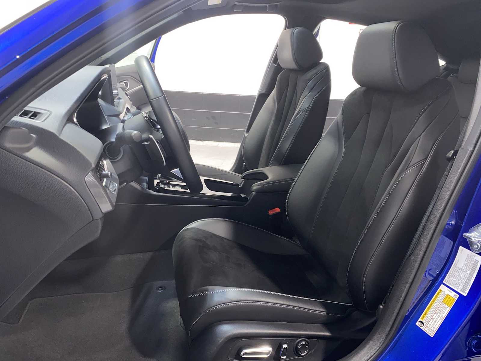 Thumbnail: 2025 Acura Integra - 11