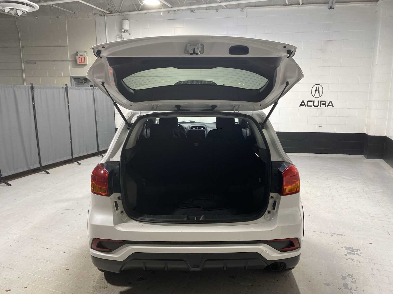 Thumbnail: 2019 Mitsubishi Outlander Sport - 19