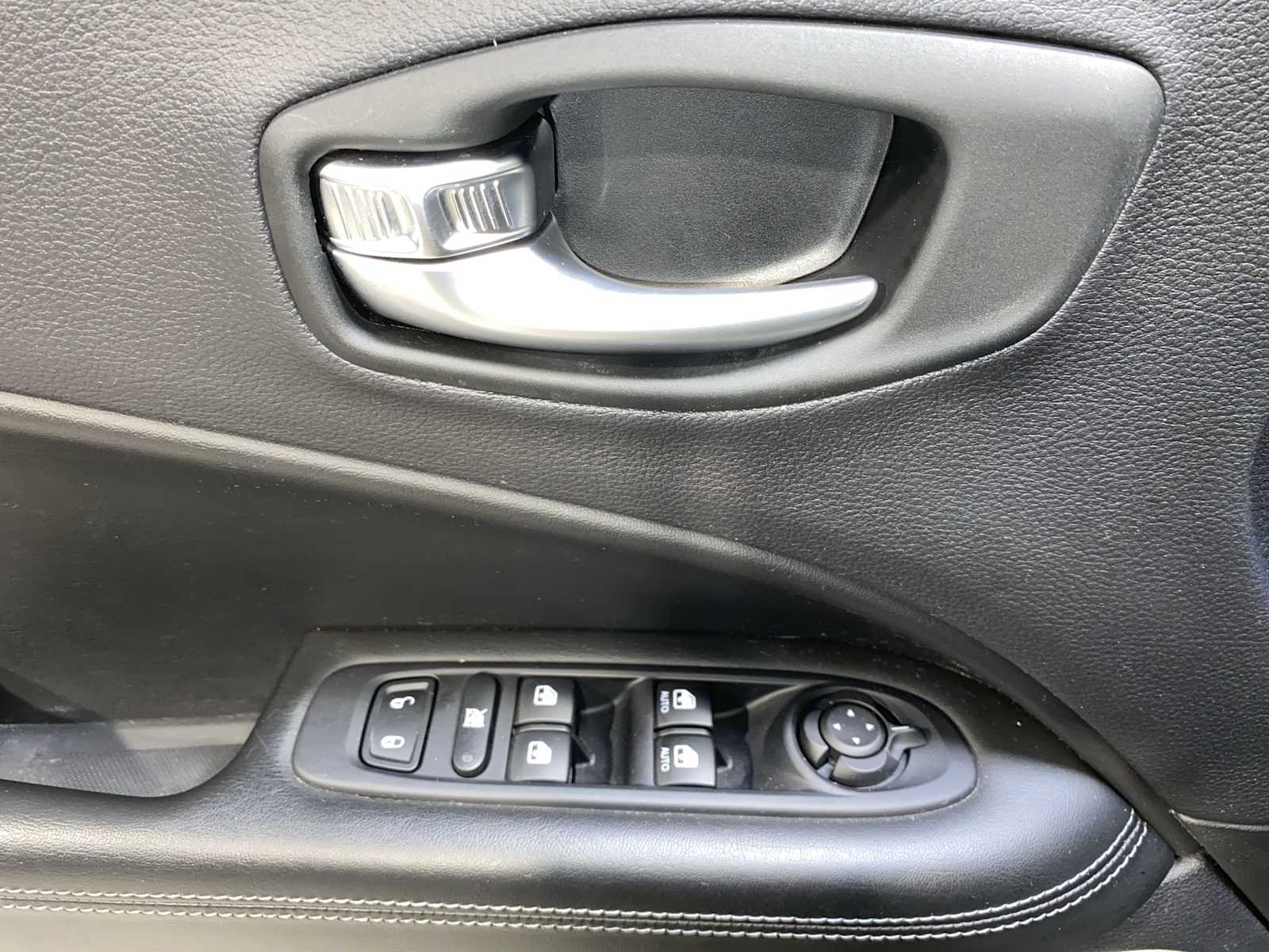 Thumbnail: 2020 Jeep Compass - 24