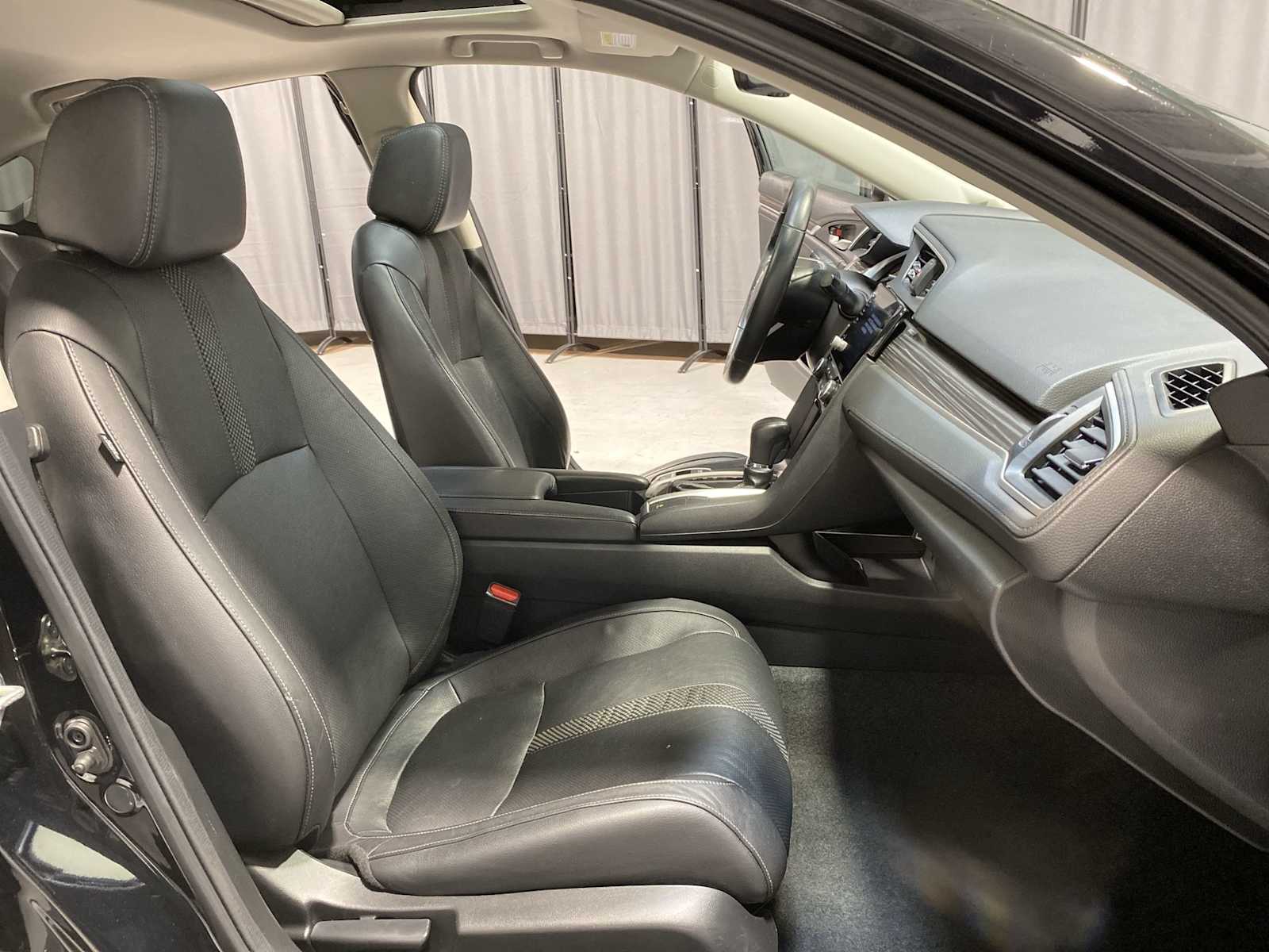 Thumbnail: 2020 Honda Civic - 14