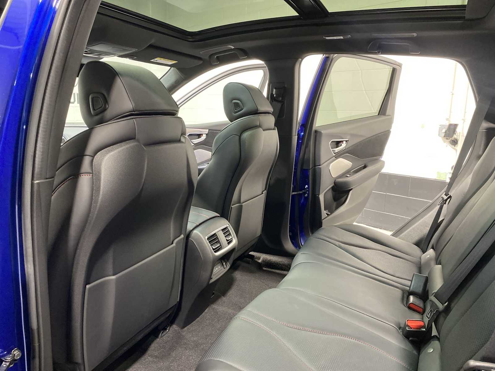 Thumbnail: 2025 Acura RDX - 12