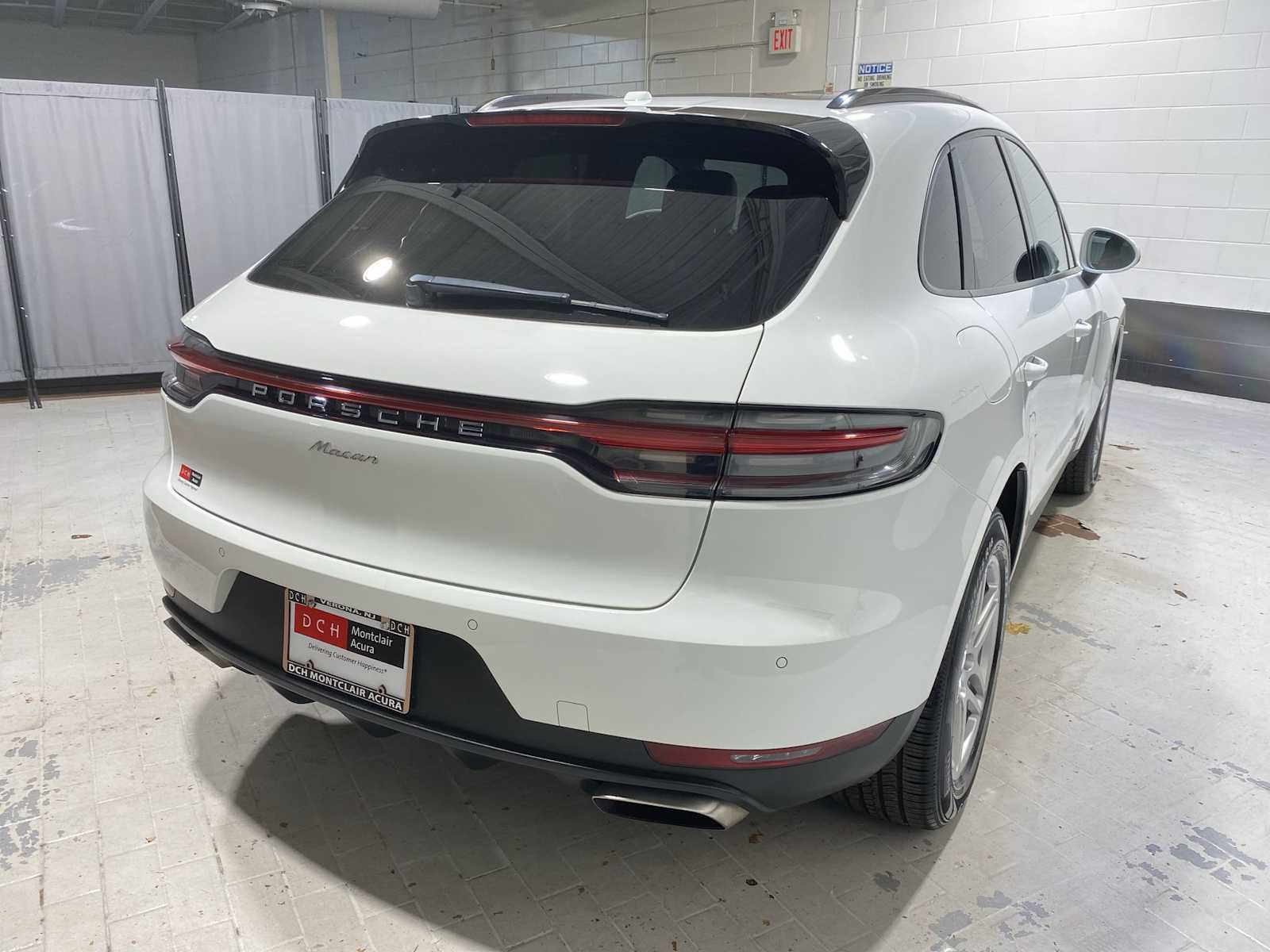 Thumbnail: 2020 Porsche Macan - 26