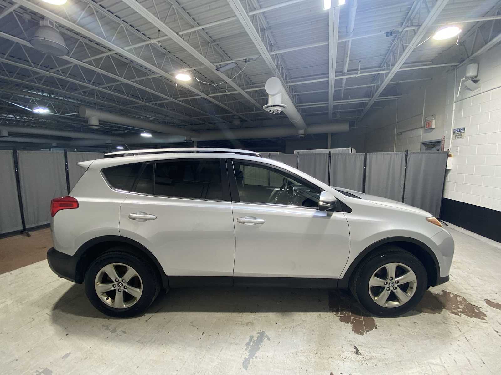 Thumbnail: 2015 Toyota RAV4 - 27