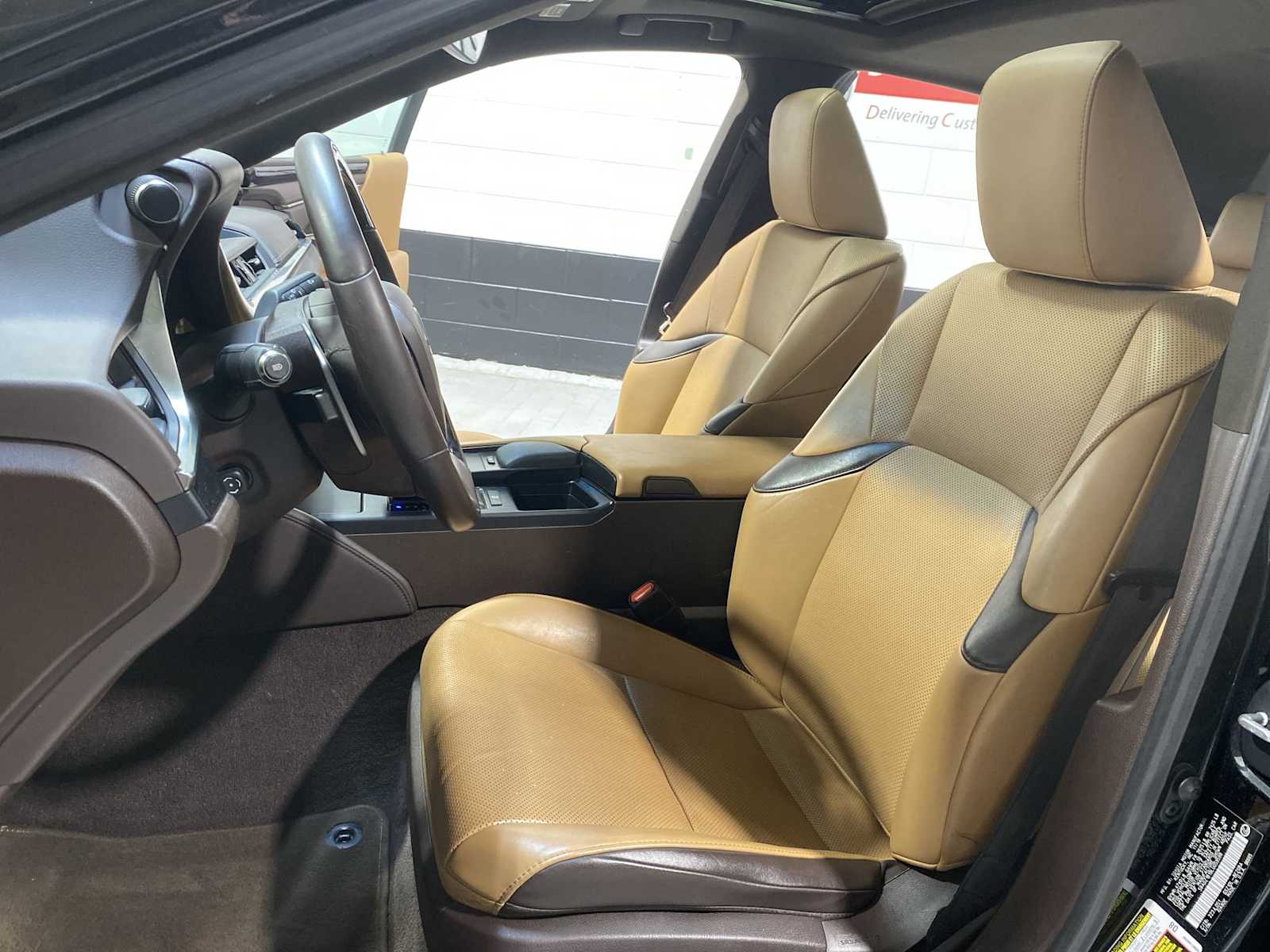 Thumbnail: 2020 Lexus ES - 11