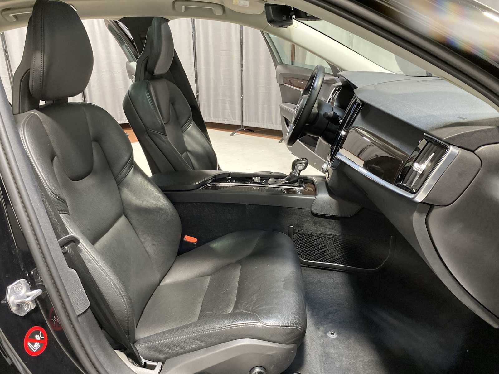 Thumbnail: 2018 Volvo S90 - 14
