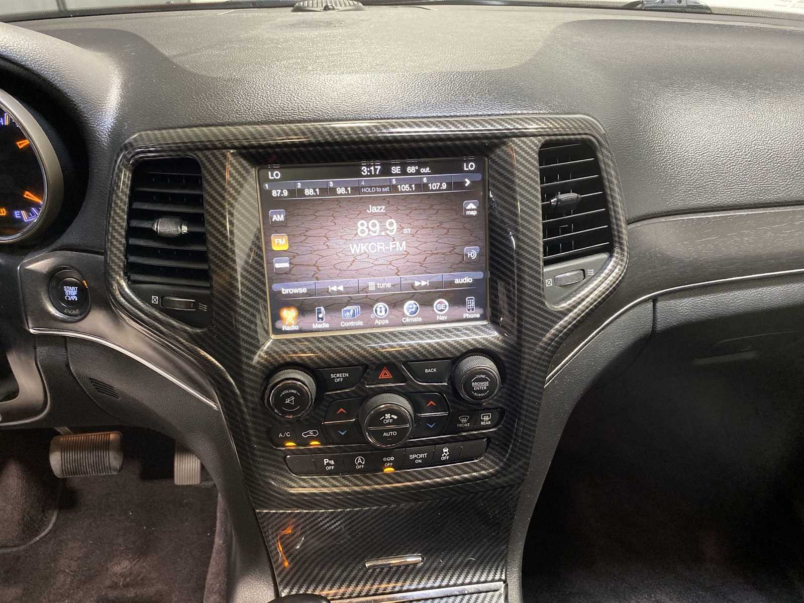 Thumbnail: 2016 Jeep Grand Cherokee - 16