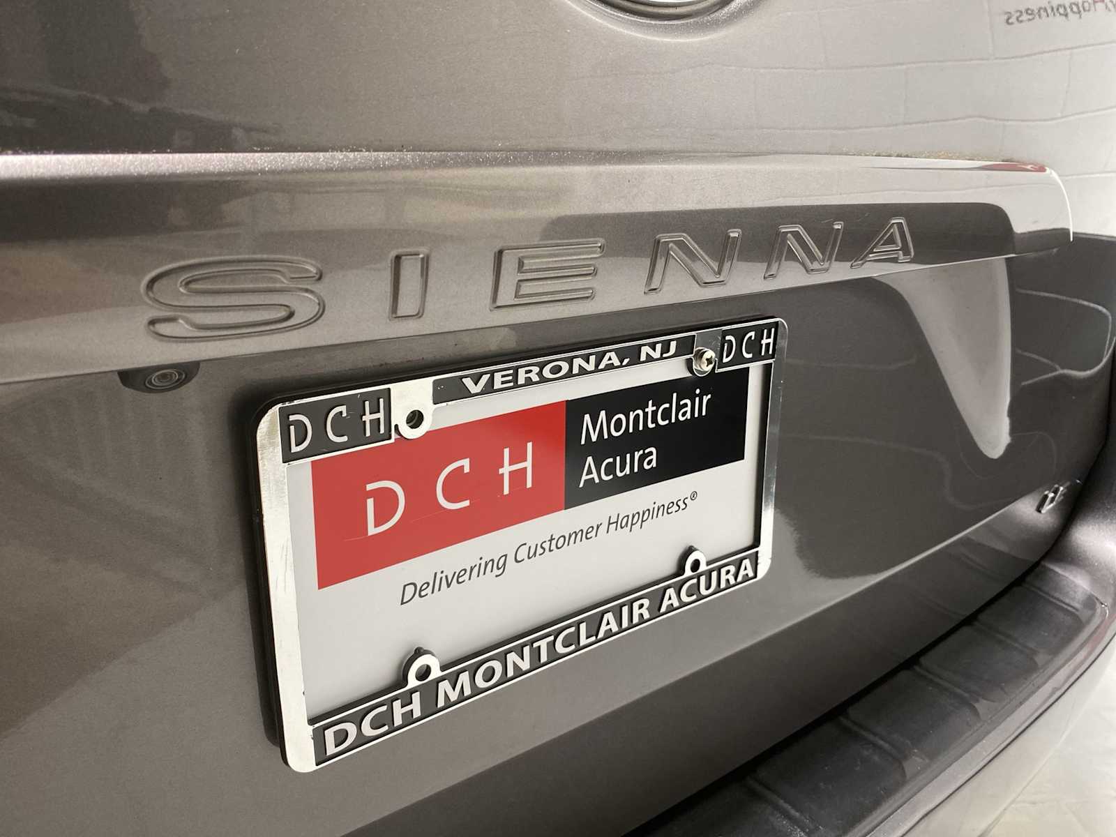 Thumbnail: 2015 Toyota Sienna - 7