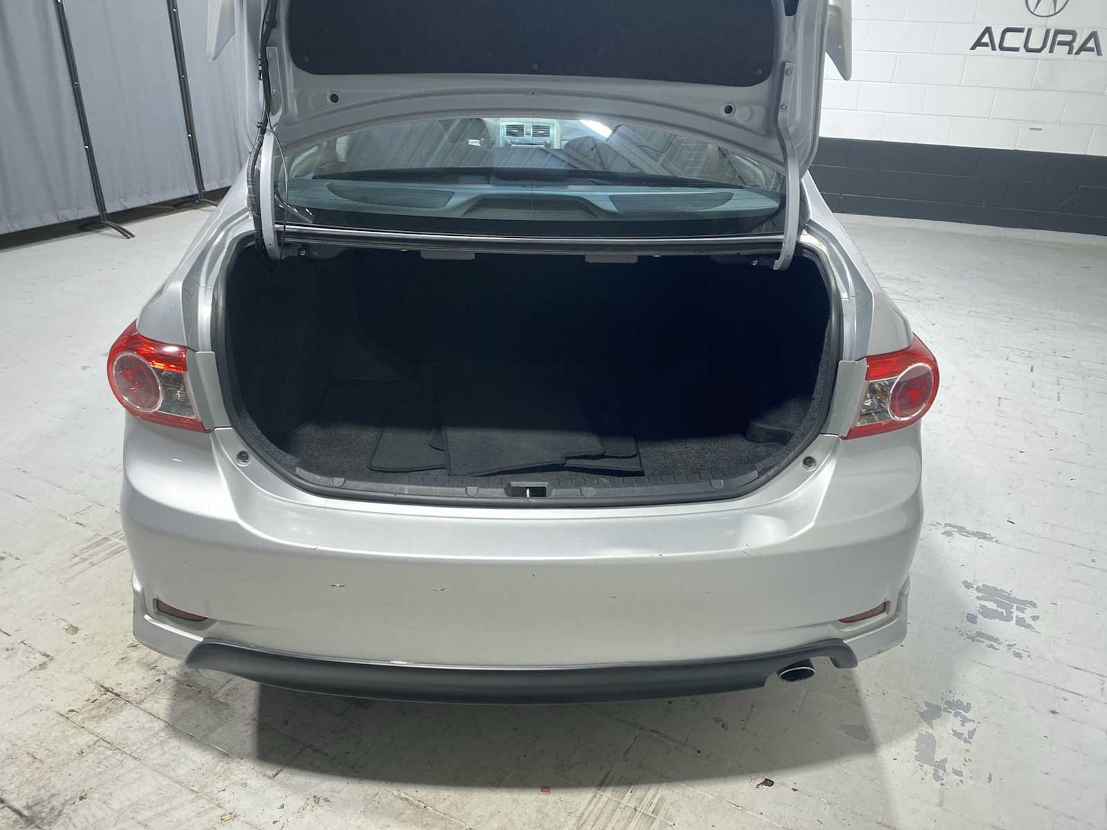 Thumbnail: 2011 Toyota Corolla - 19