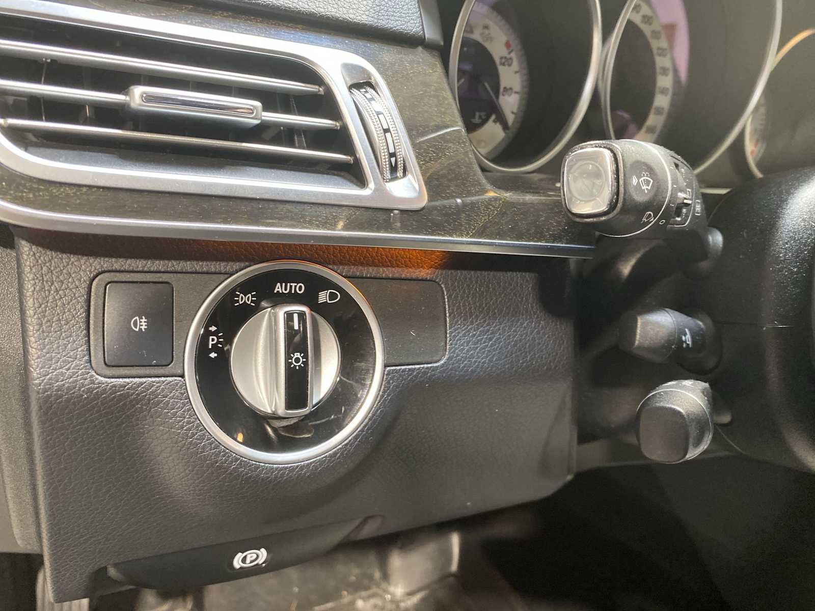 Thumbnail: 2014 Mercedes-Benz E-Class - 24