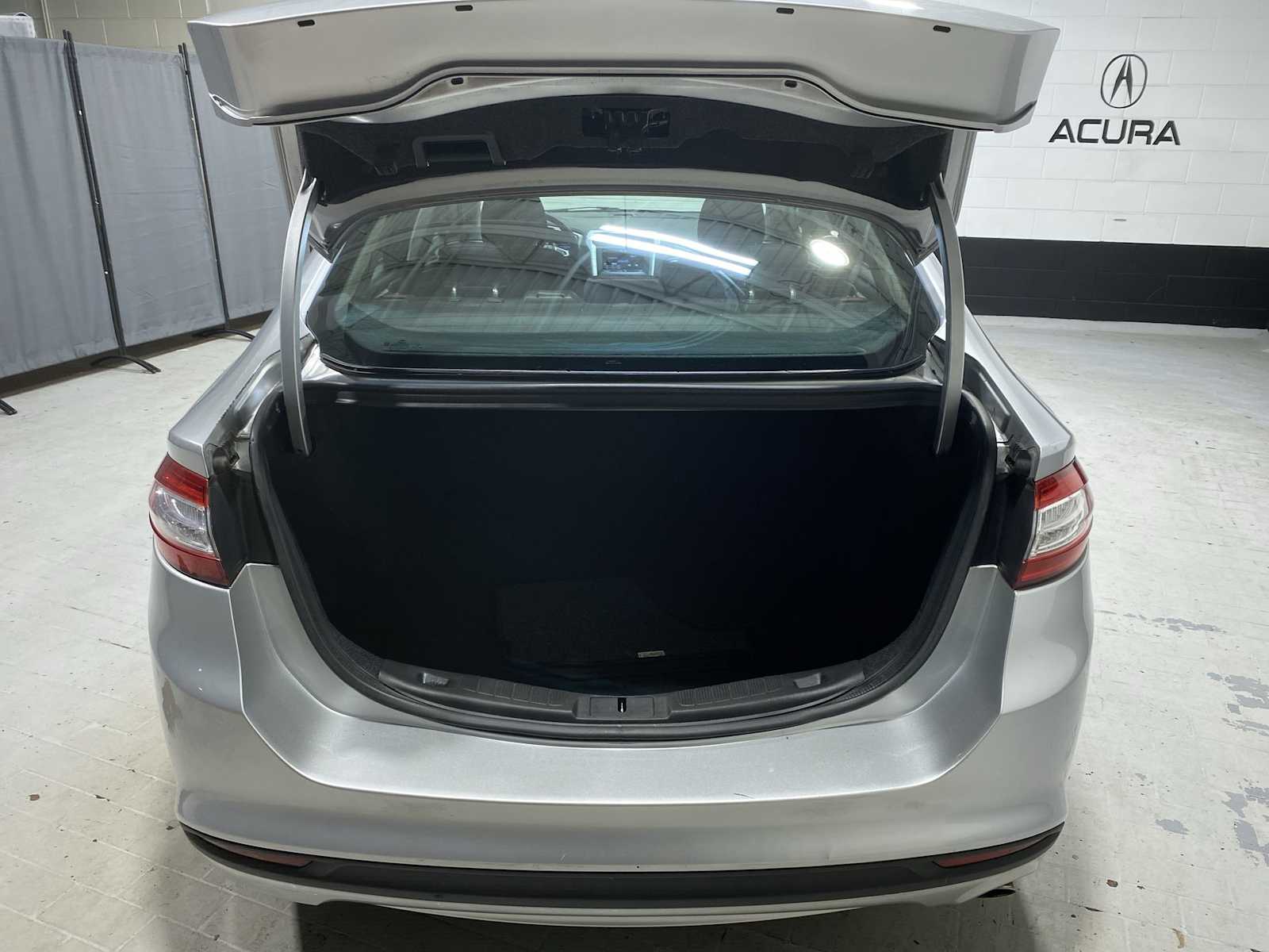 Thumbnail: 2014 Ford Fusion - 19