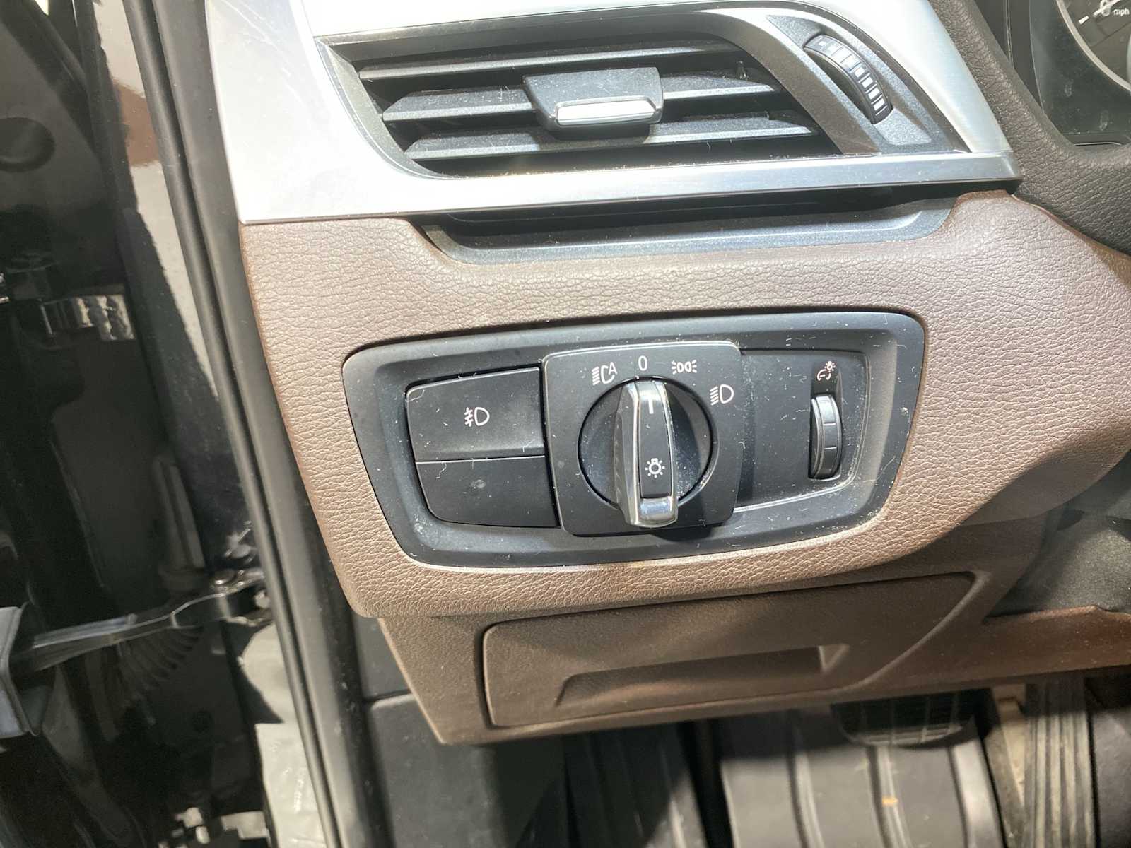 Thumbnail: 2016 BMW X1 - 24