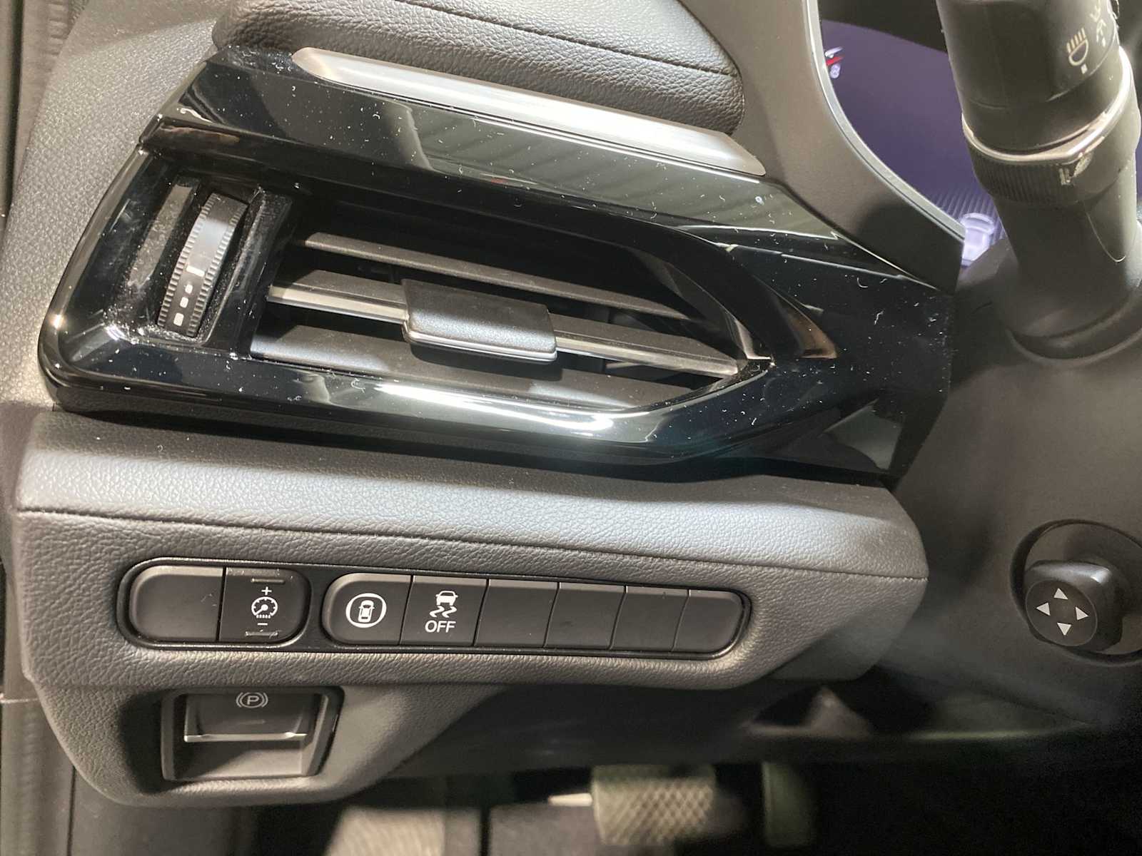 Thumbnail: 2023 Acura MDX - 24