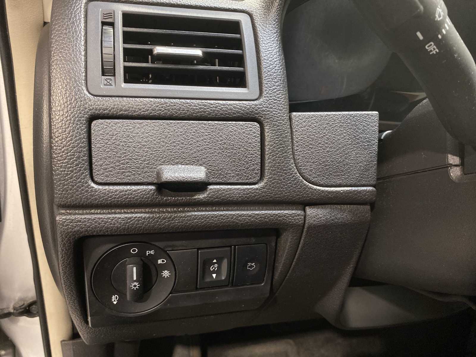 Thumbnail: 2011 Ford Fusion - 24