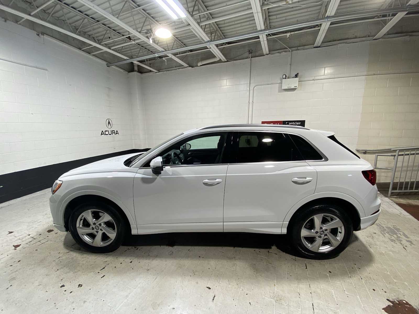 Thumbnail: 2019 Audi Q3 - 3