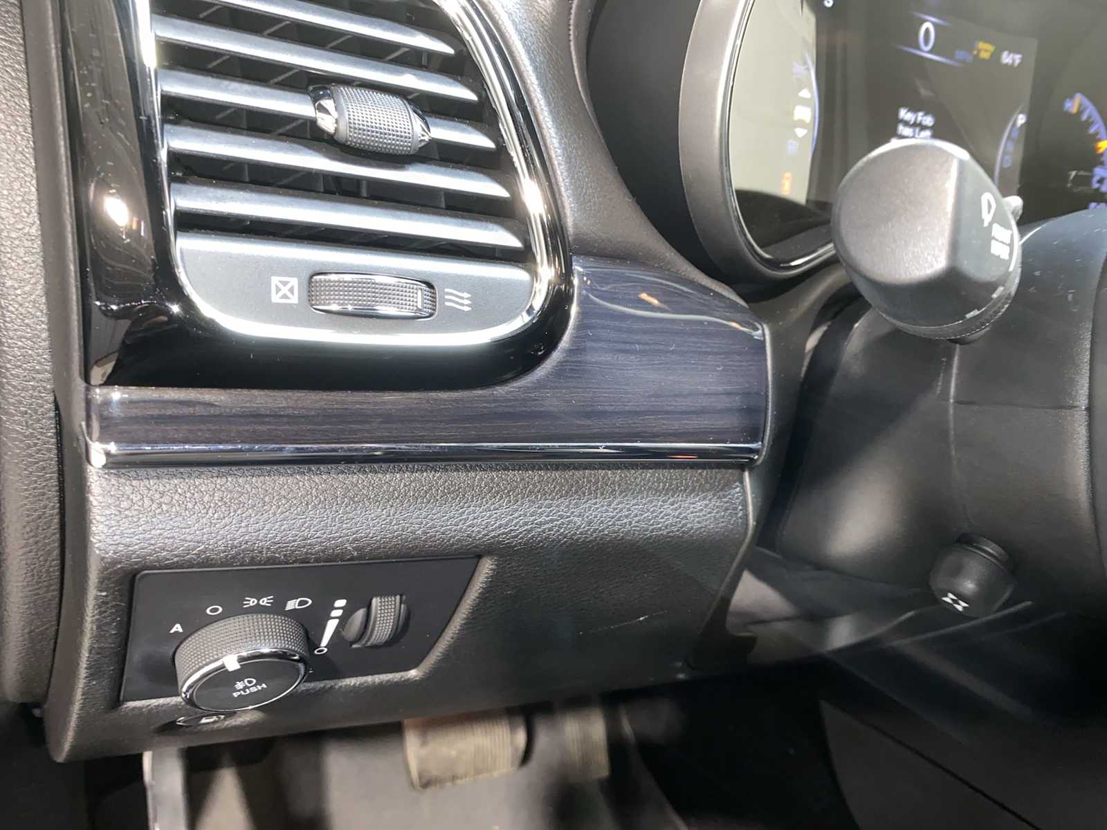 Thumbnail: 2019 Jeep Grand Cherokee - 24