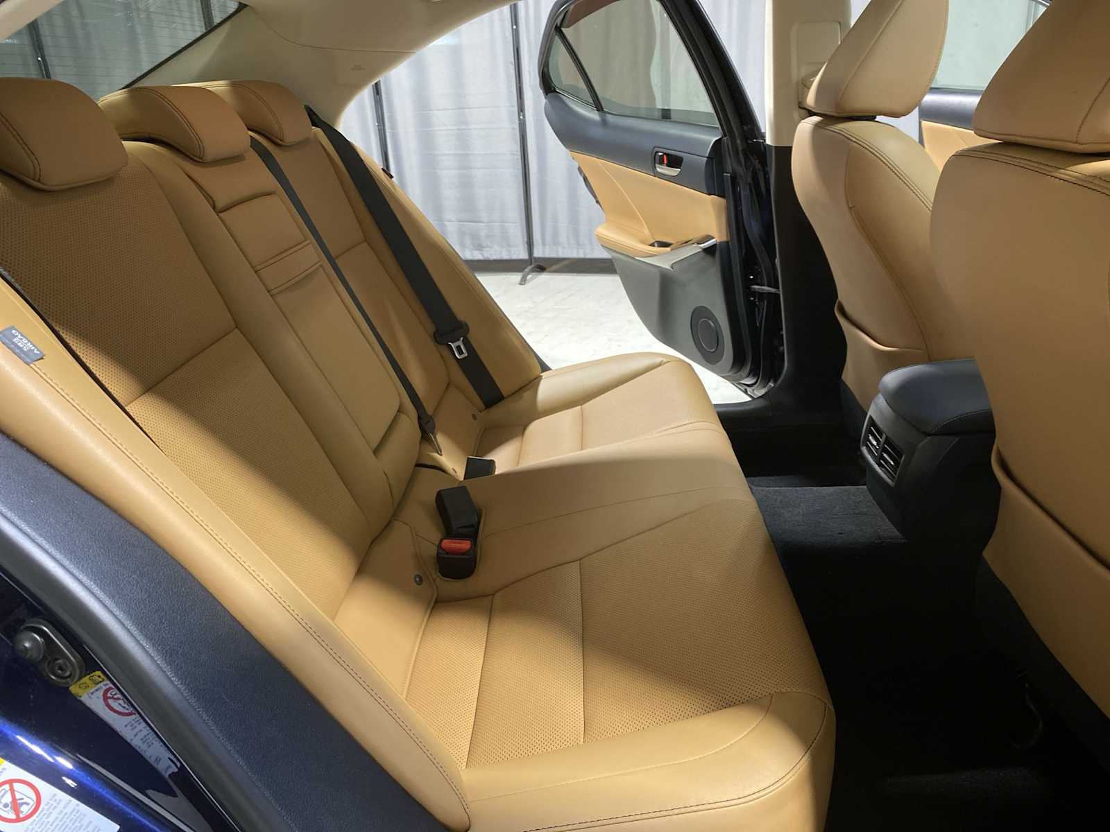 Thumbnail: 2017 Lexus IS - 13