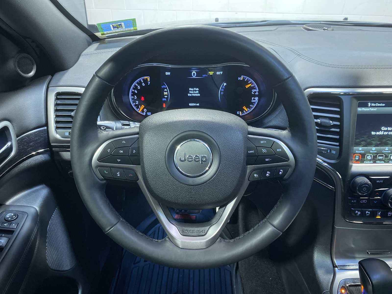 Thumbnail: 2018 Jeep Grand Cherokee - 15