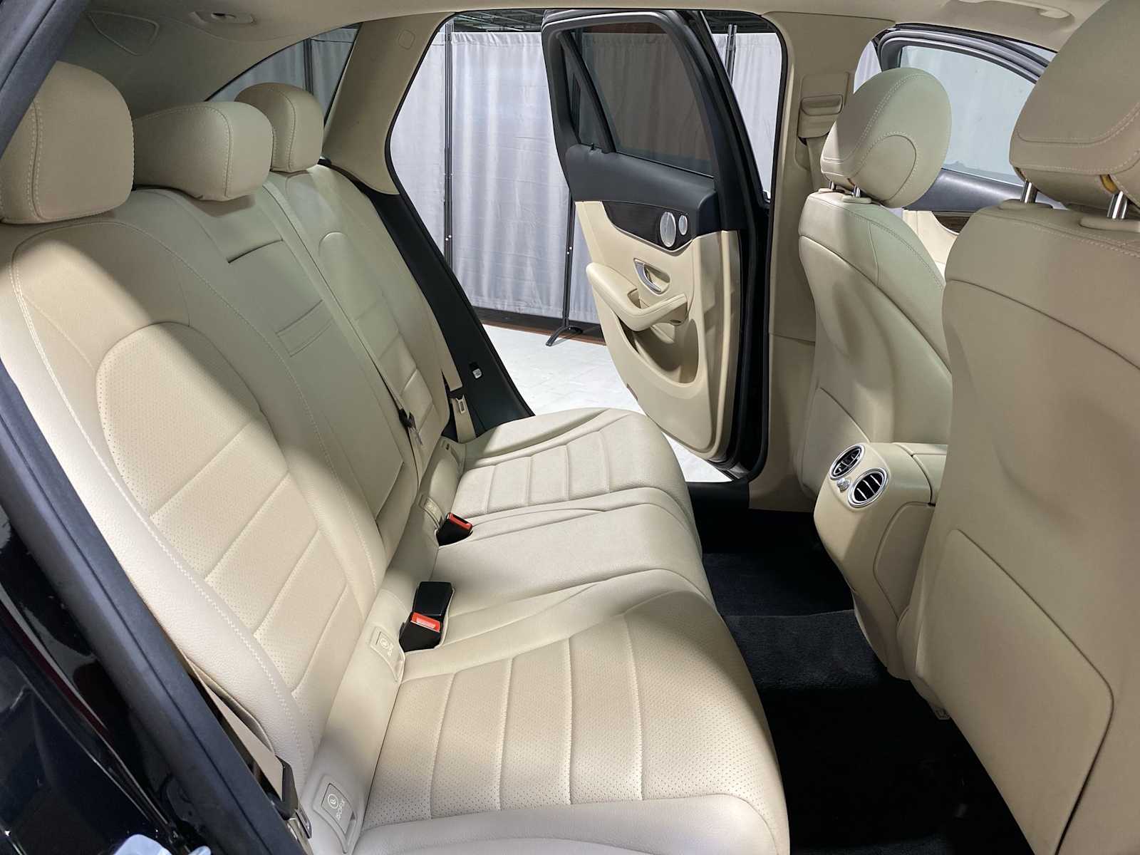 2016 Mercedes-Benz GLC 300 13
