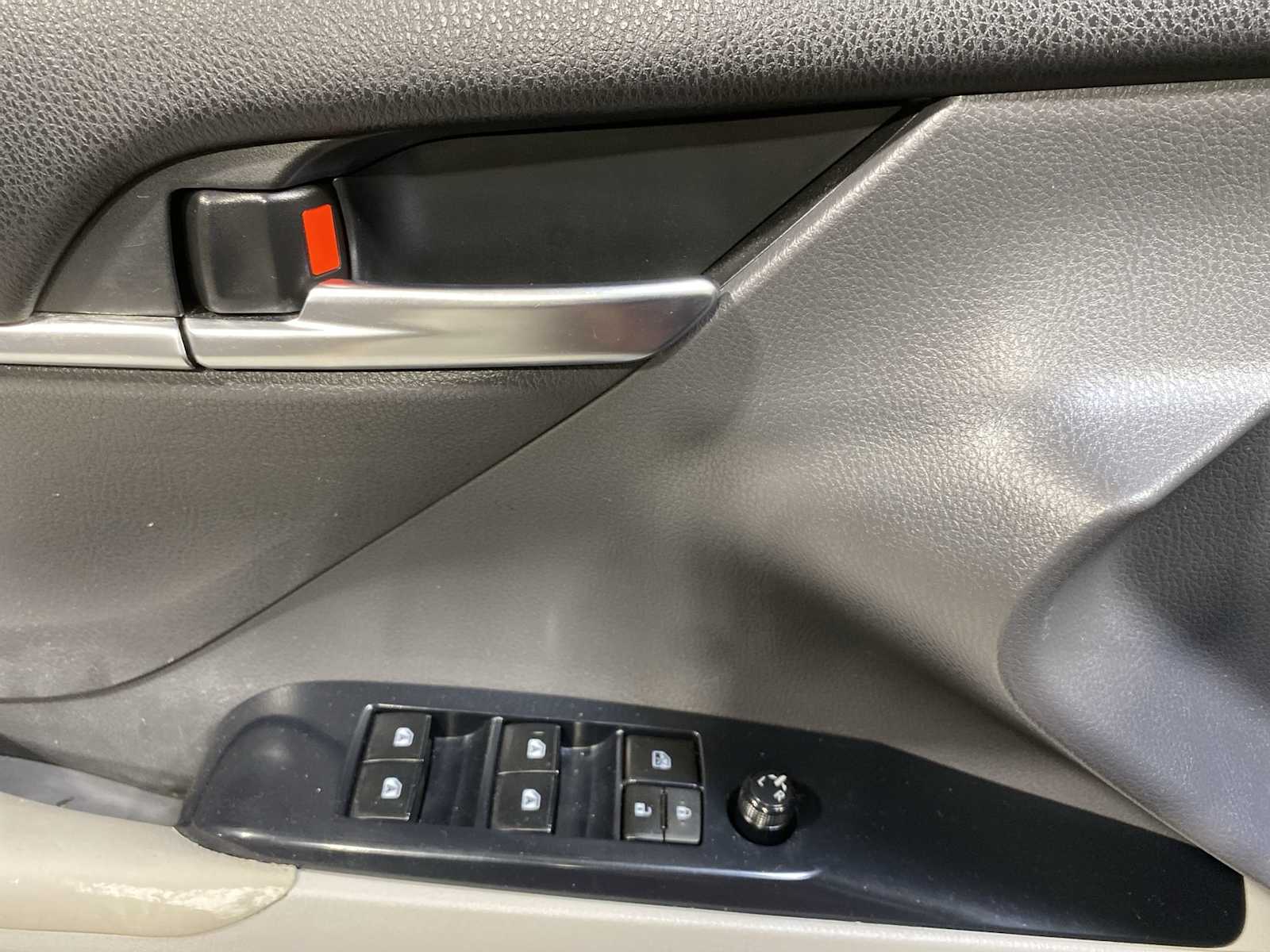 Thumbnail: 2018 Toyota Camry - 23