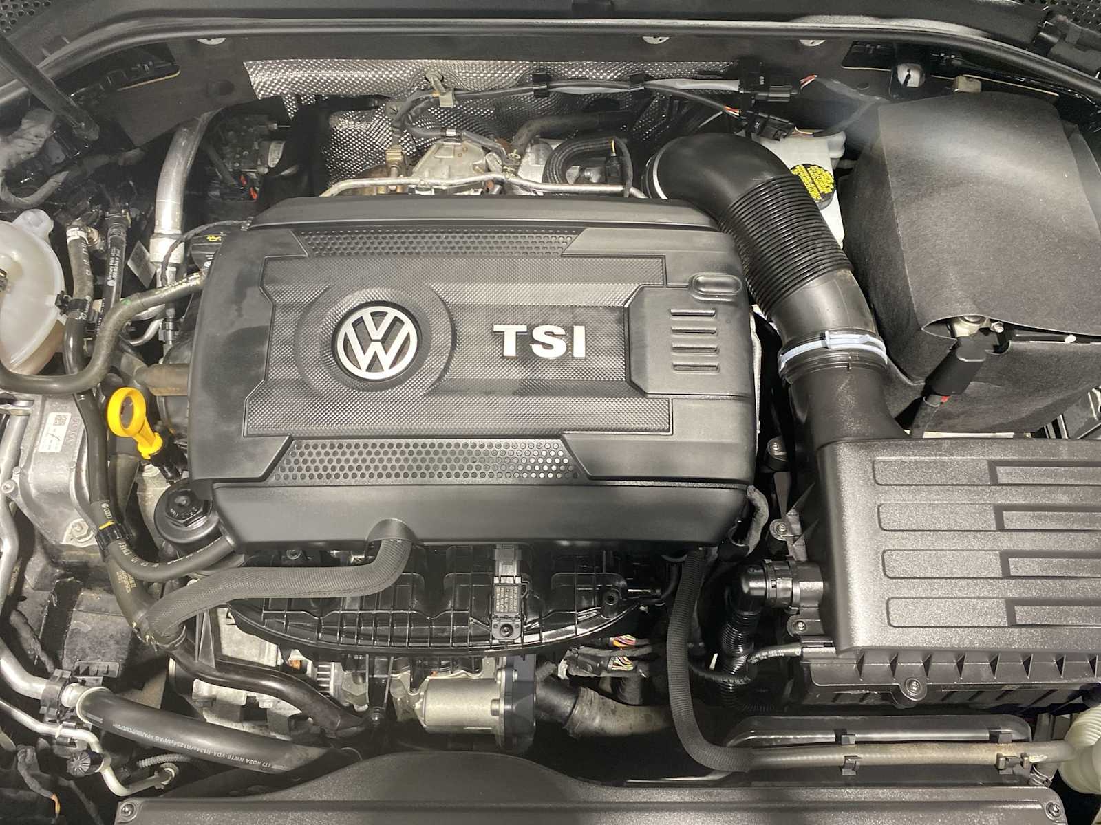Thumbnail: 2017 Volkswagen Golf - 9