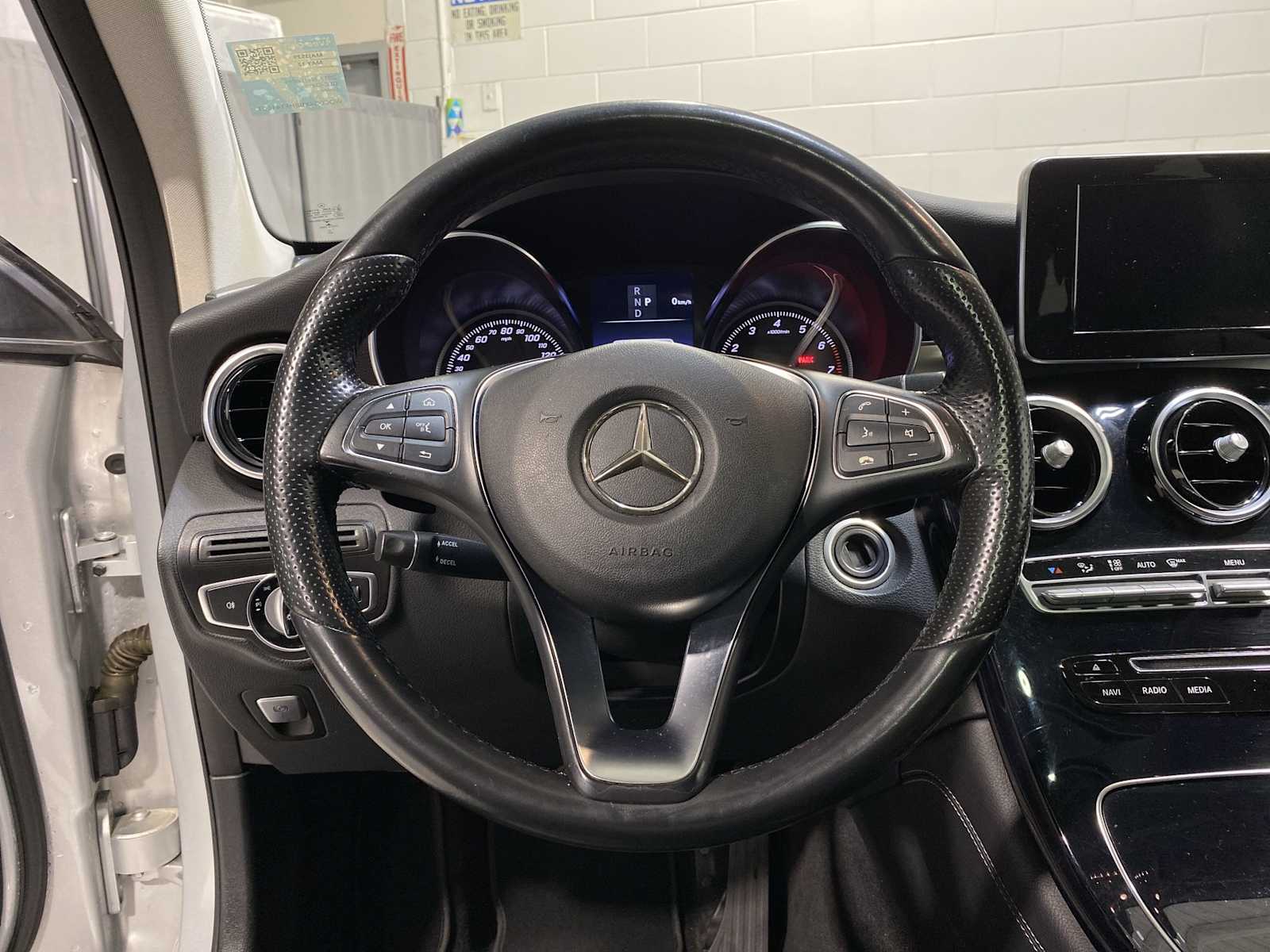 Thumbnail: 2017 Mercedes-Benz GLC - 15