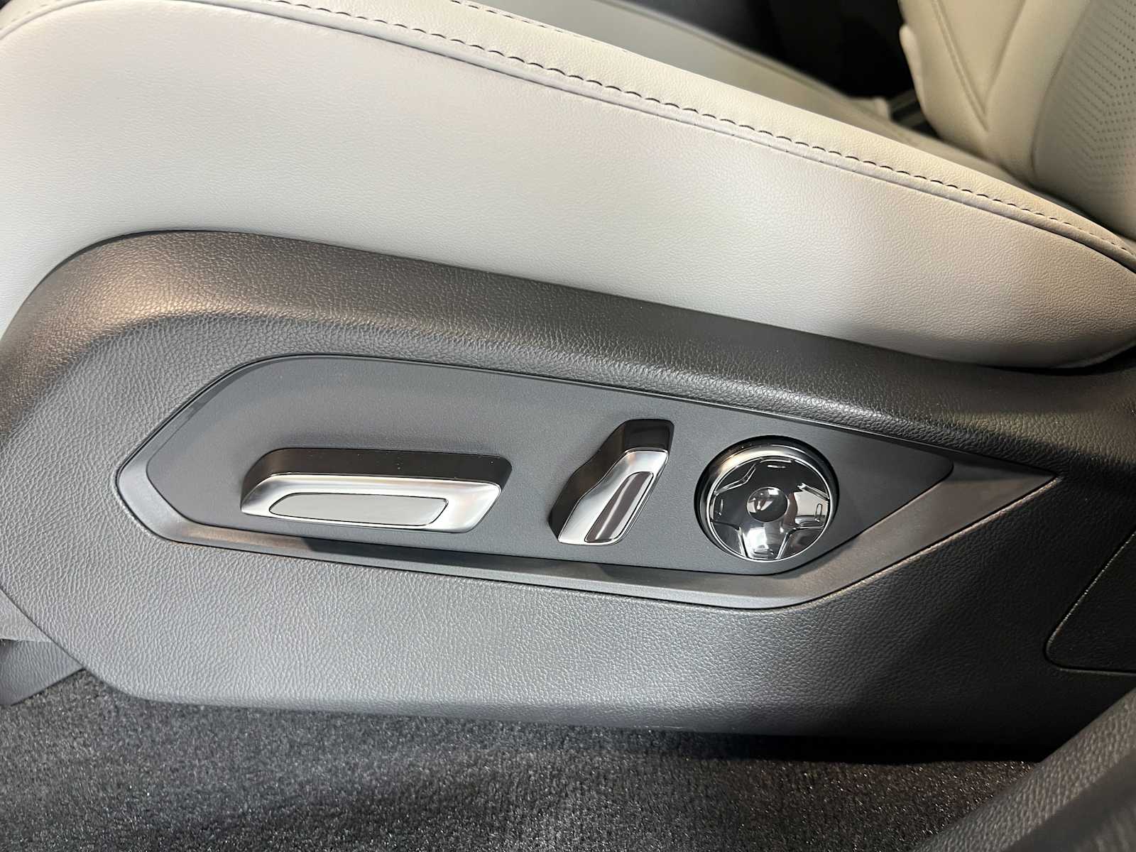 Thumbnail: 2026 Acura MDX - 19