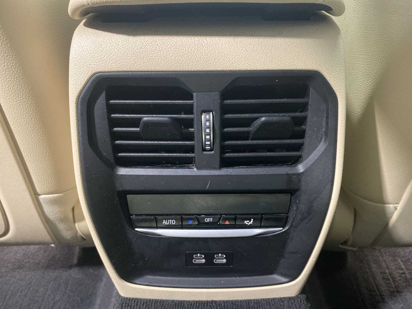 Thumbnail: 2022 BMW 3 Series - 25