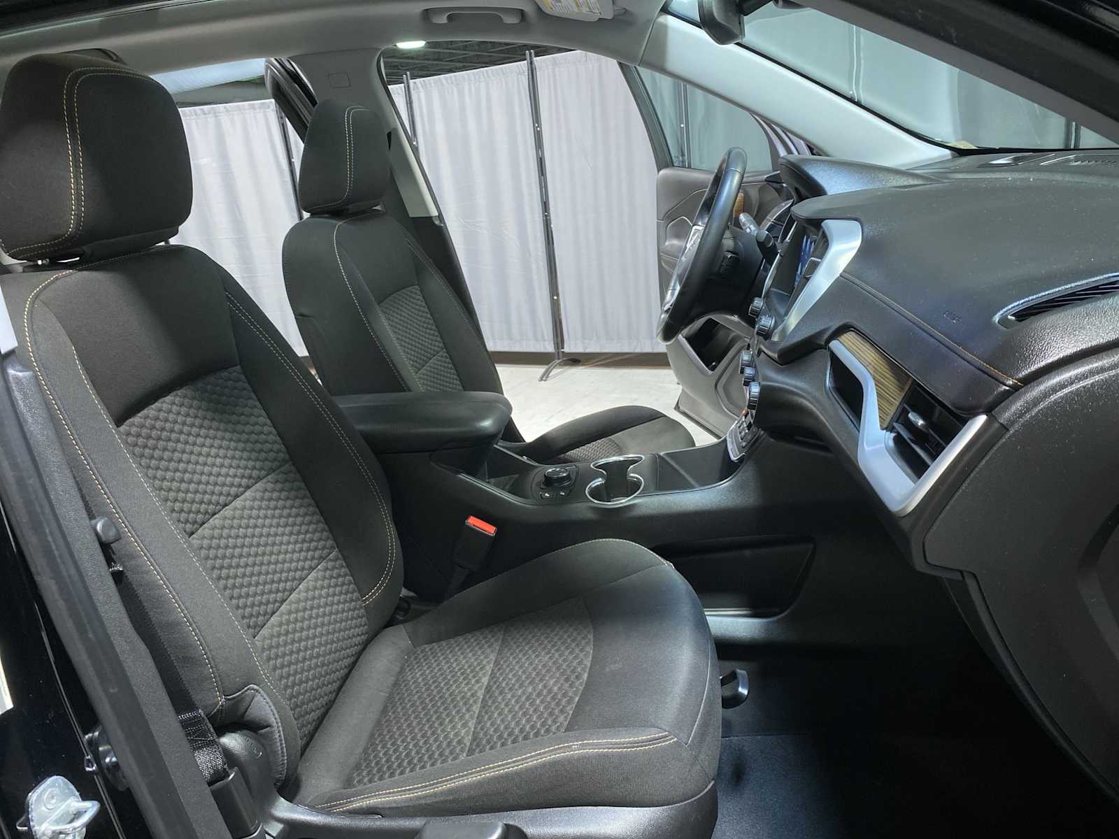 Thumbnail: 2020 GMC Terrain - 14