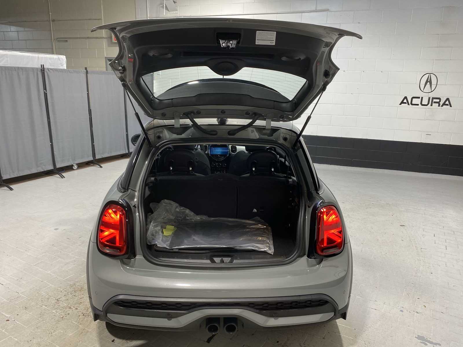 Thumbnail: 2023 MINI Cooper Hardtop - 19