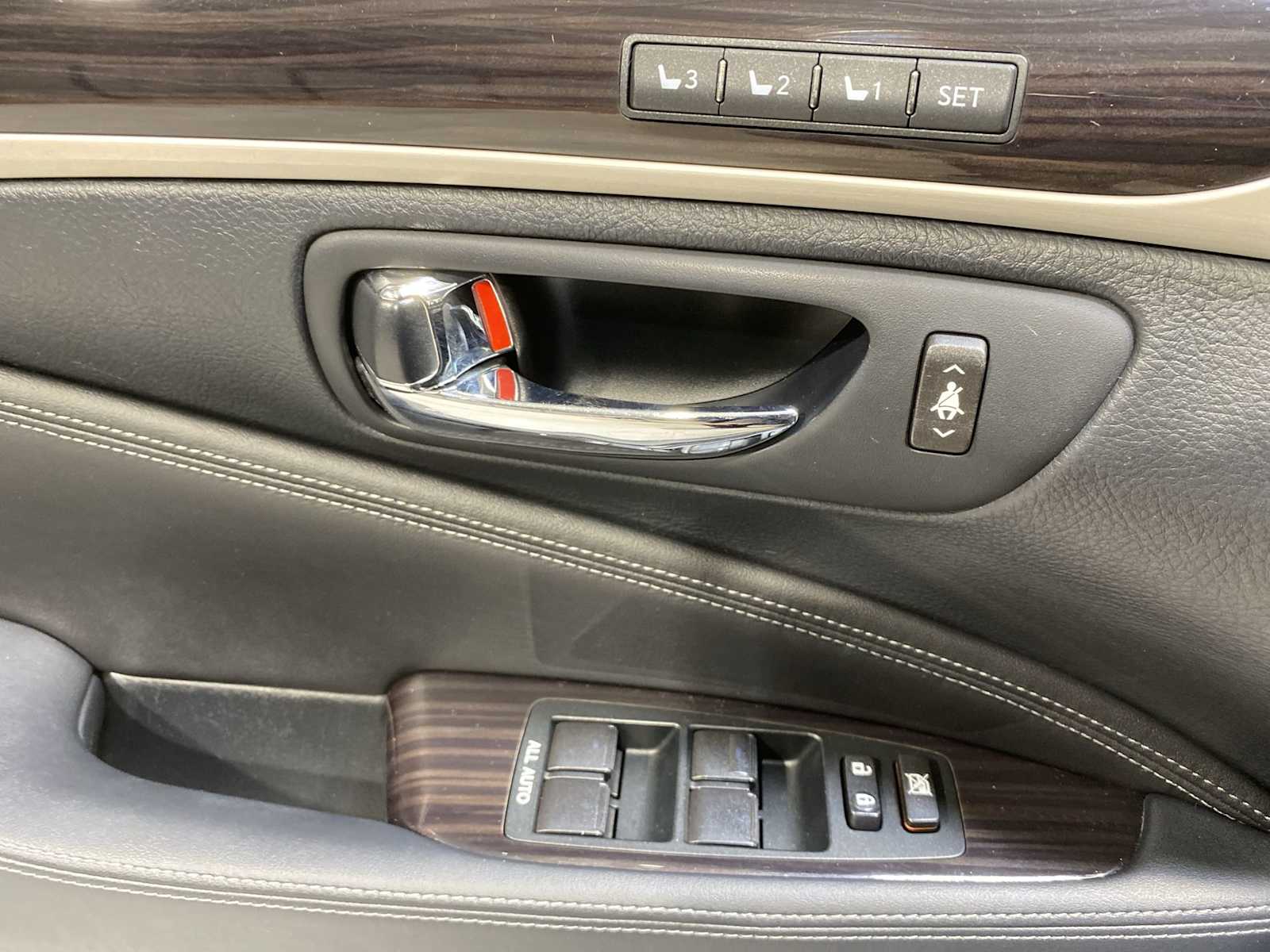 Thumbnail: 2014 Lexus LS - 23