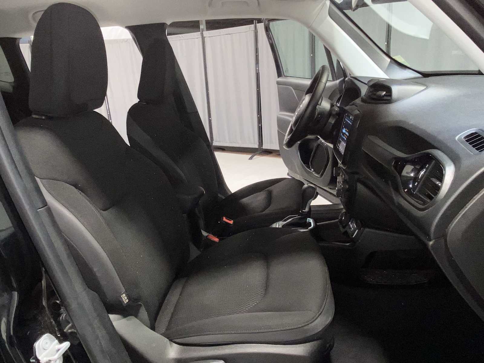 Thumbnail: 2018 Jeep Renegade - 14