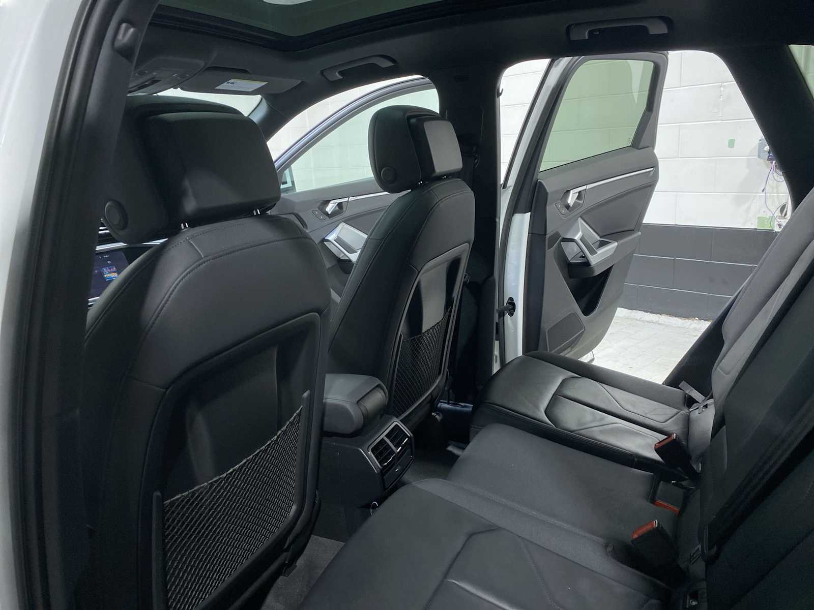Thumbnail: 2019 Audi Q3 - 12