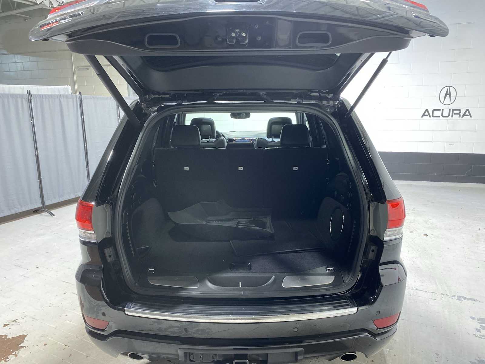 Thumbnail: 2019 Jeep Grand Cherokee - 19