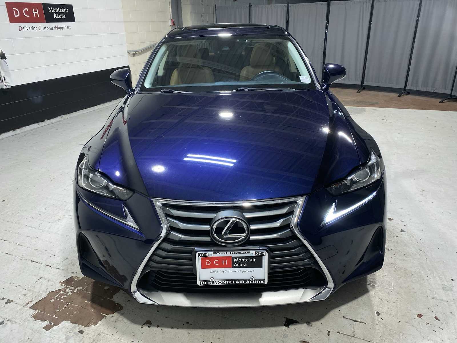 Thumbnail: 2017 Lexus IS - 6