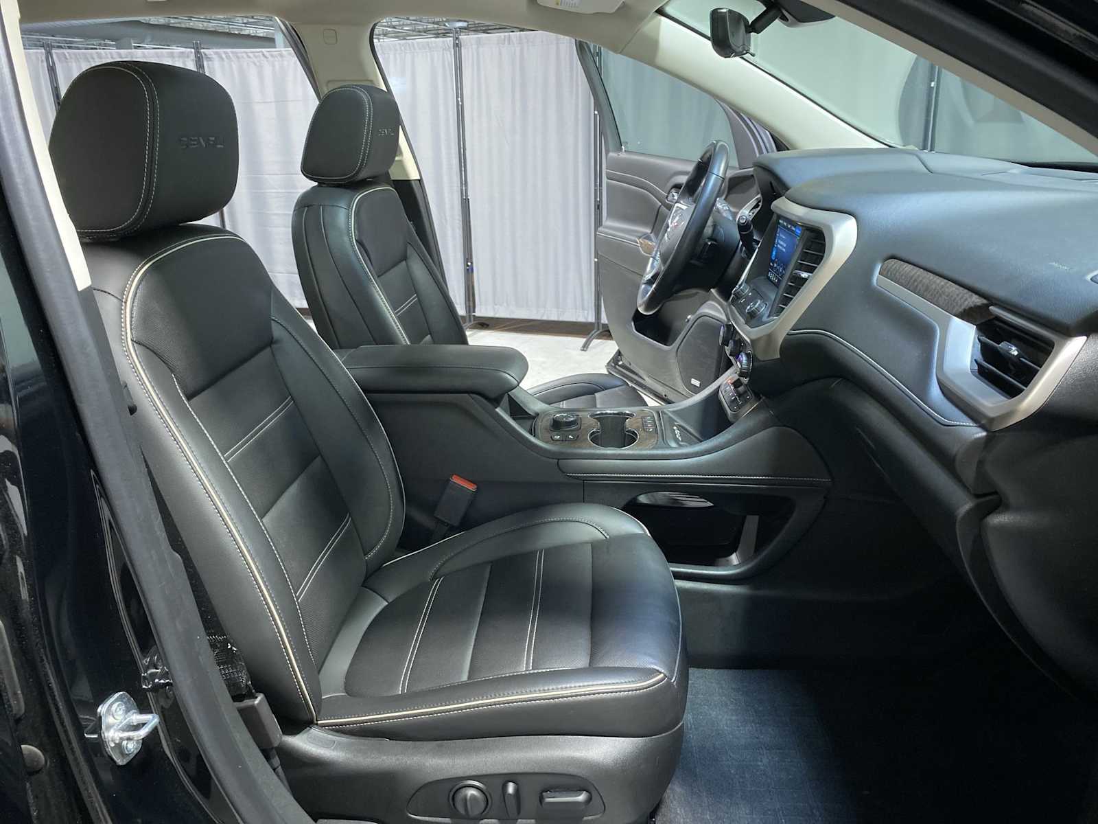 Thumbnail: 2021 GMC Acadia - 14