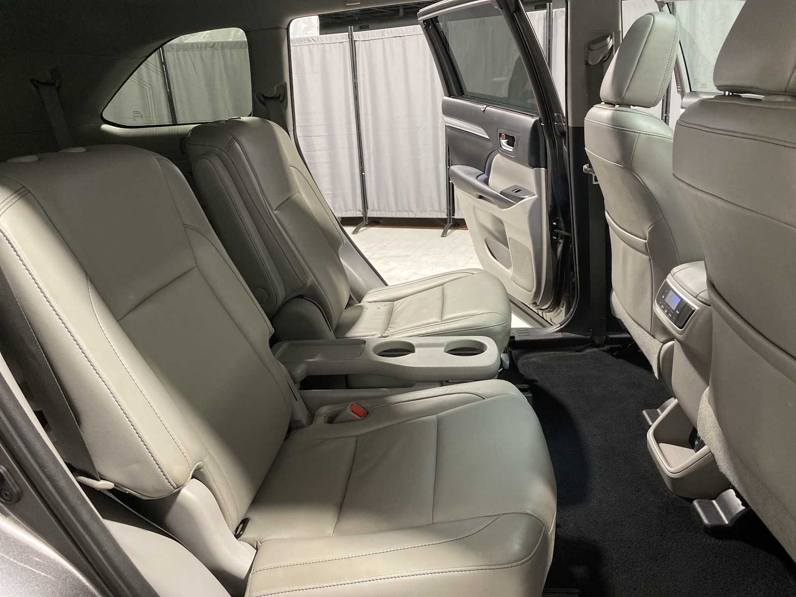 Thumbnail: 2018 Toyota Highlander - 13