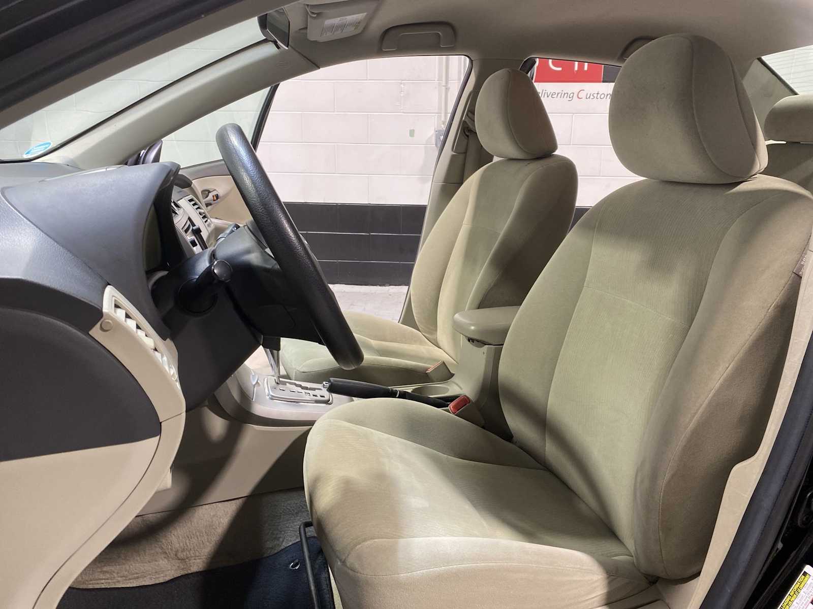 Thumbnail: 2013 Toyota Corolla - 11