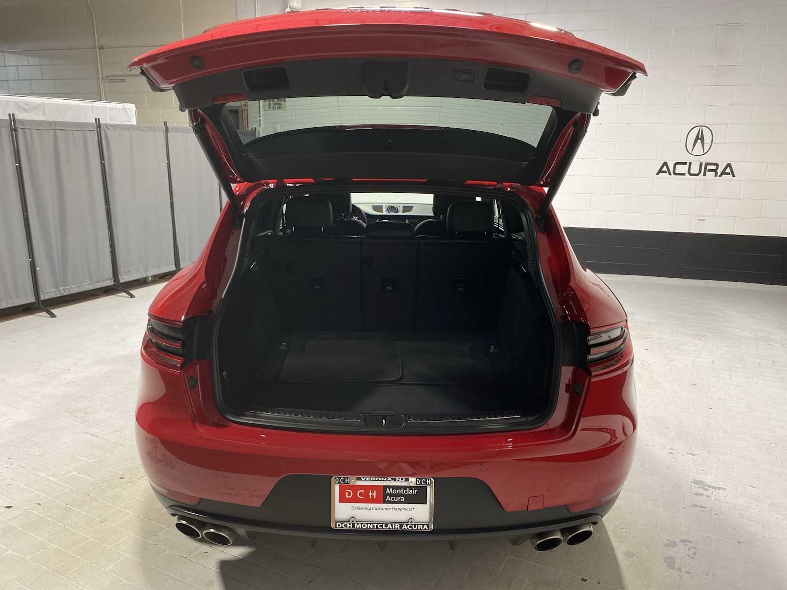 Thumbnail: 2017 Porsche Macan - 19