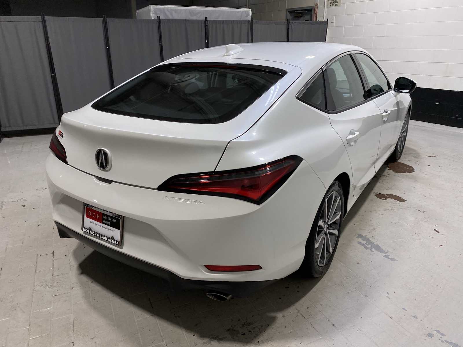 Thumbnail: 2023 Acura Integra - 26