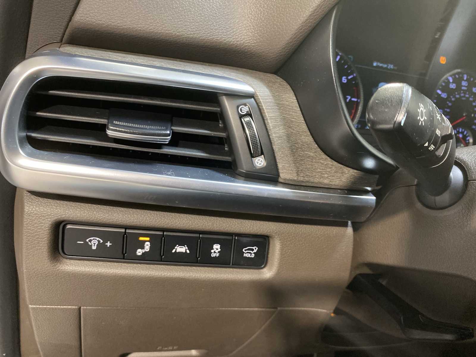 Thumbnail: 2020 Kia Telluride - 24