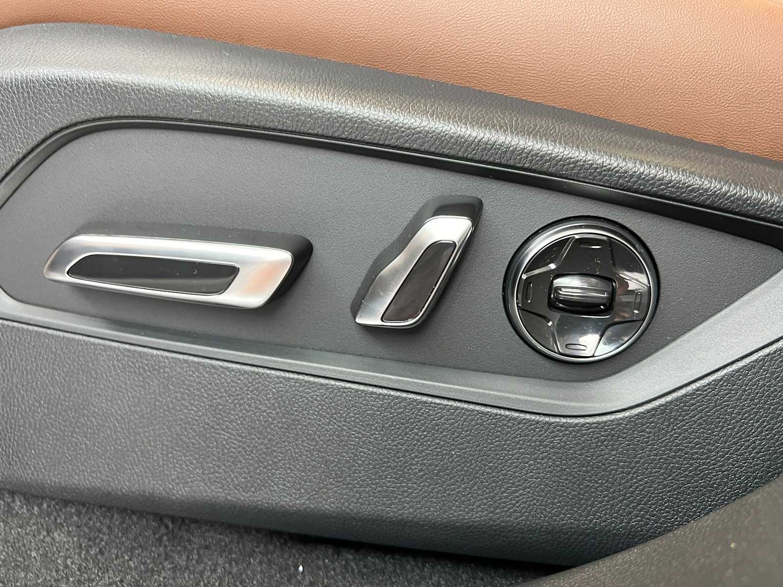 Thumbnail: 2026 Acura RDX - 18