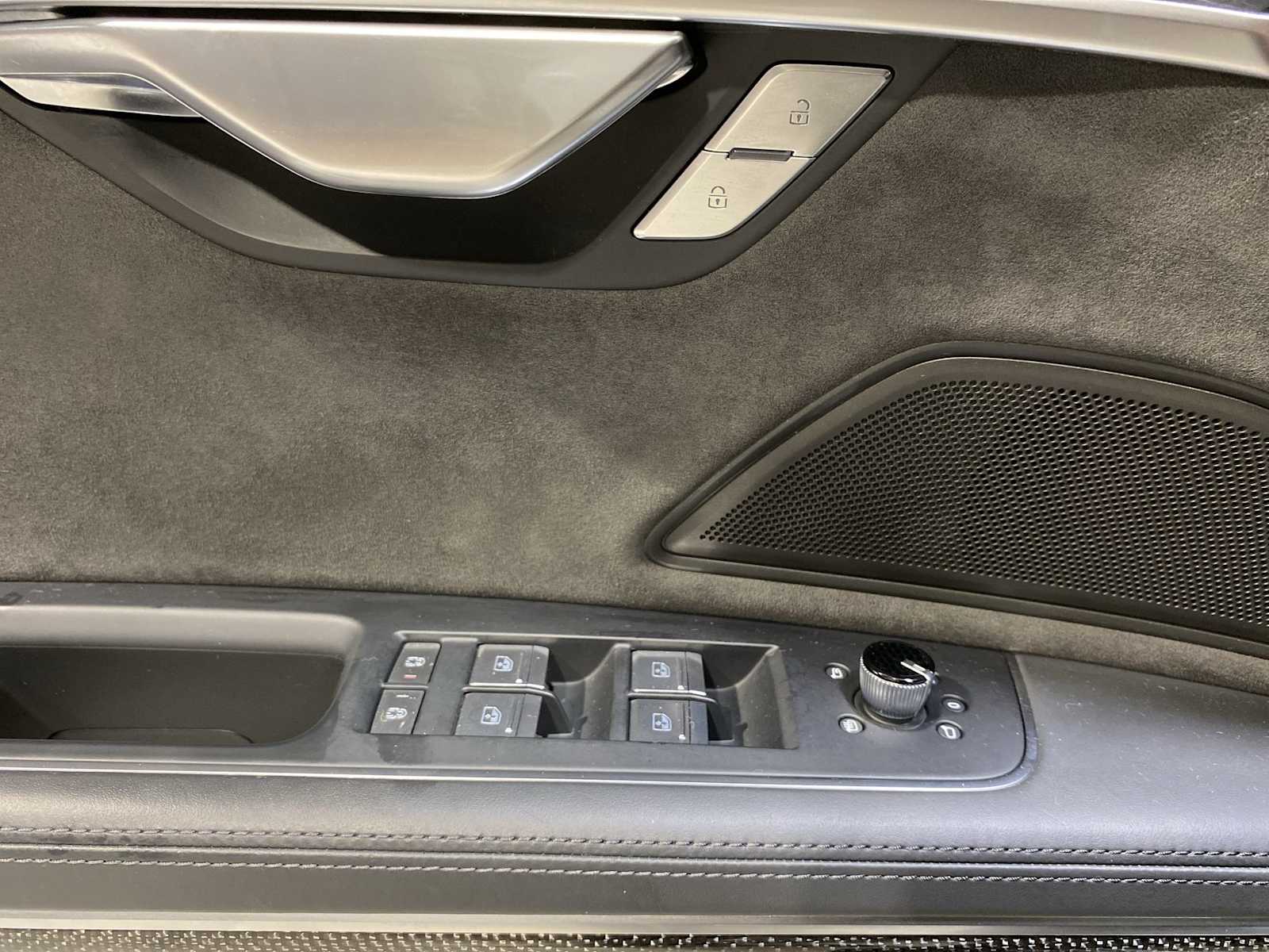 Thumbnail: 2020 Audi S8 - 23