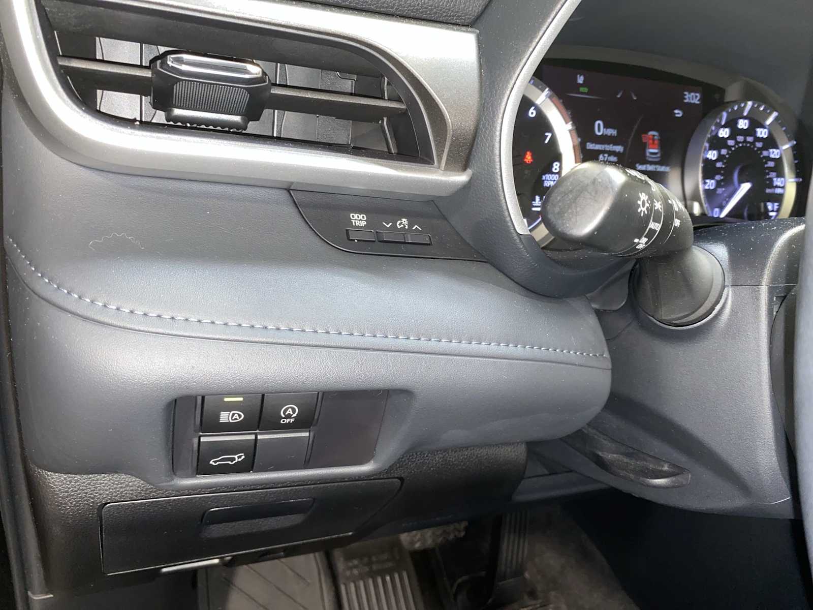 Thumbnail: 2023 Toyota Highlander - 24