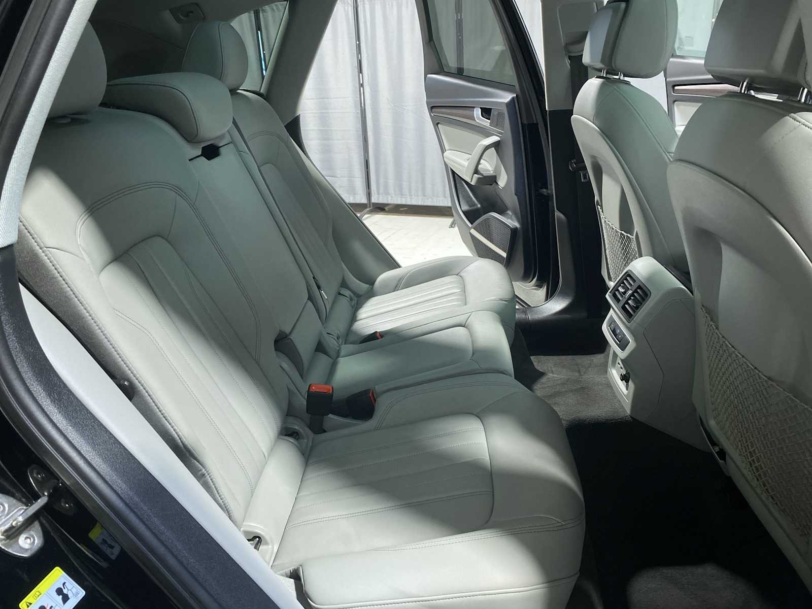 Thumbnail: 2021 Audi Q5 - 13