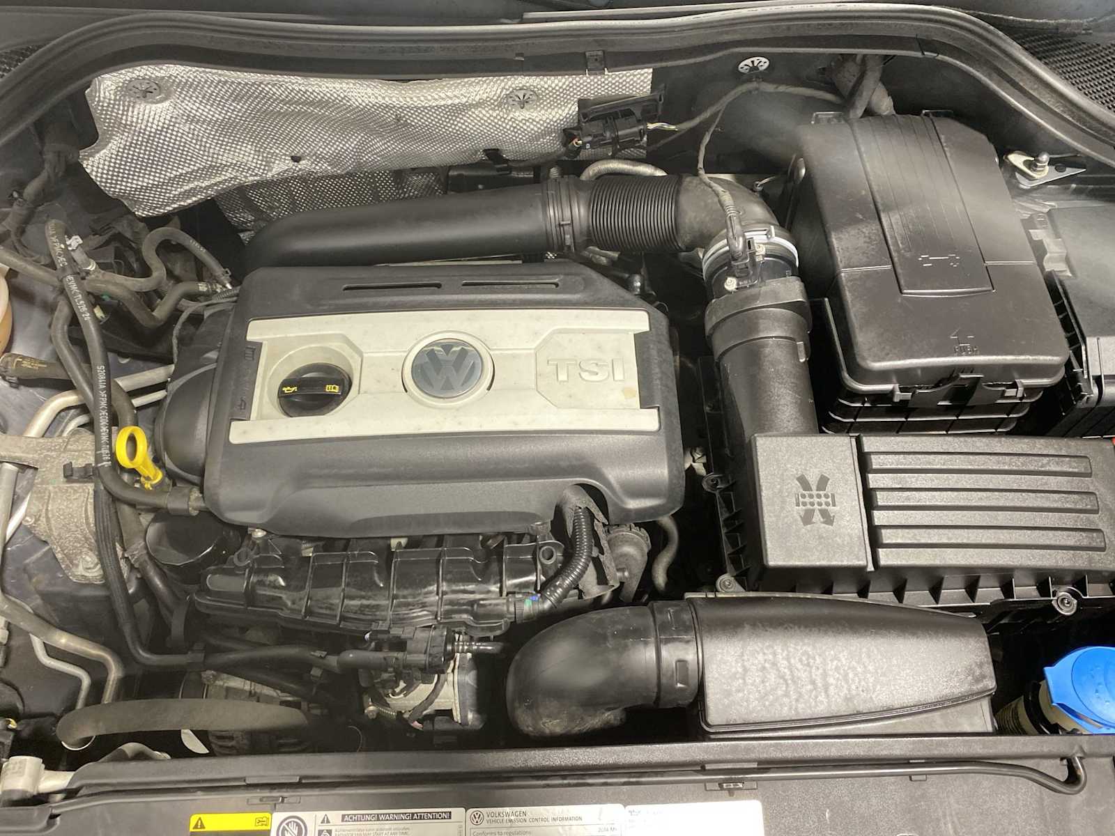 Thumbnail: 2014 Volkswagen Tiguan - 9