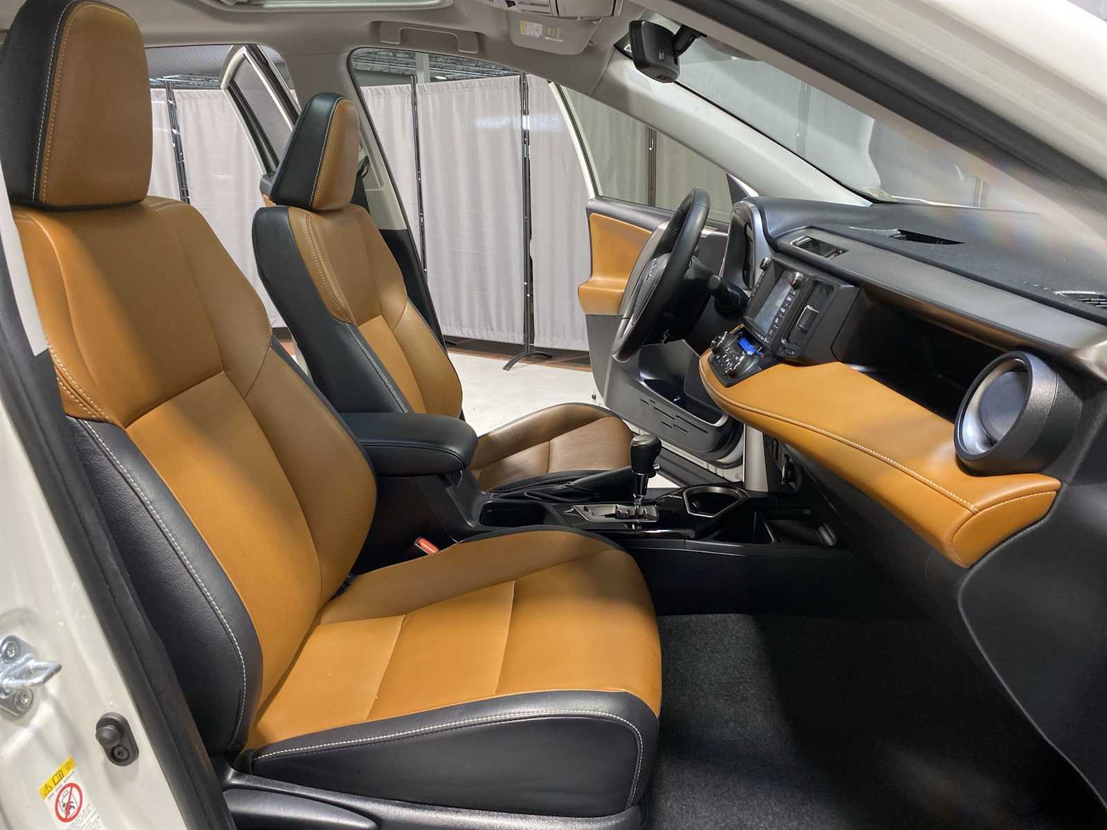 Thumbnail: 2018 Toyota RAV4 - 14