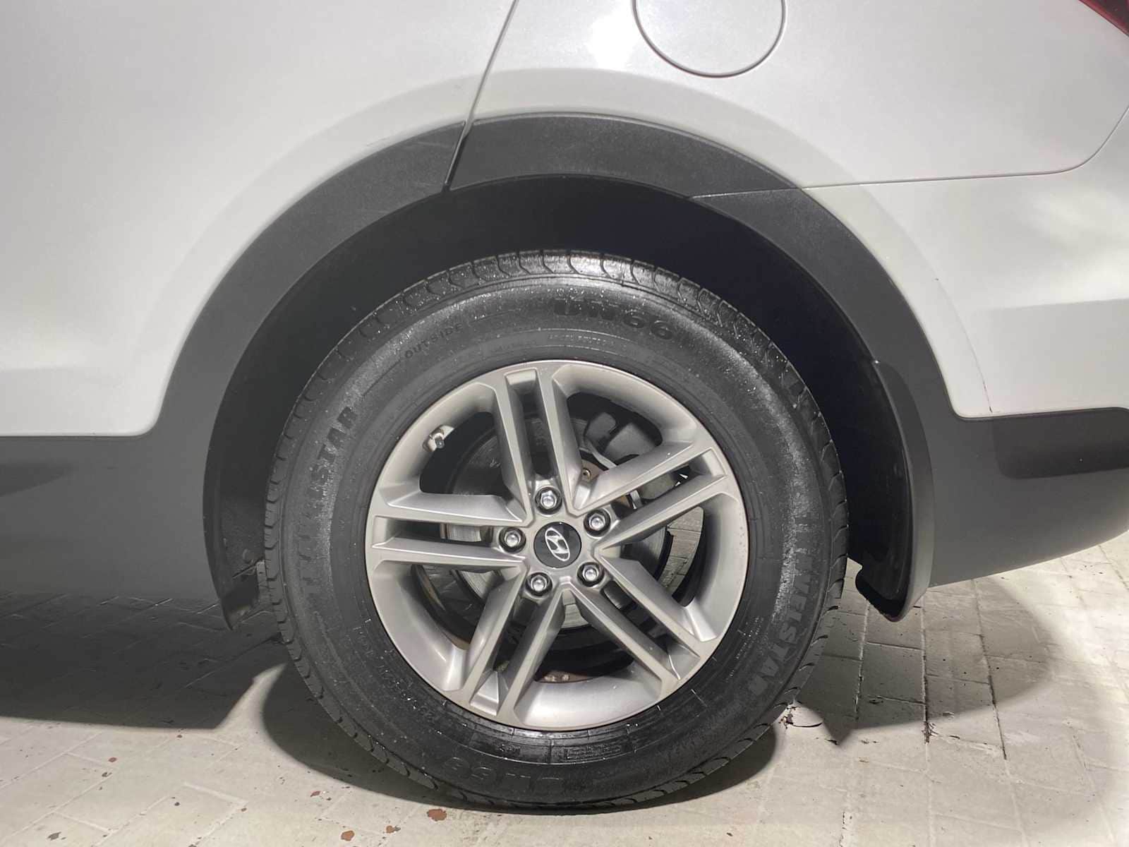 Thumbnail: 2017 Hyundai Santa Fe - 8