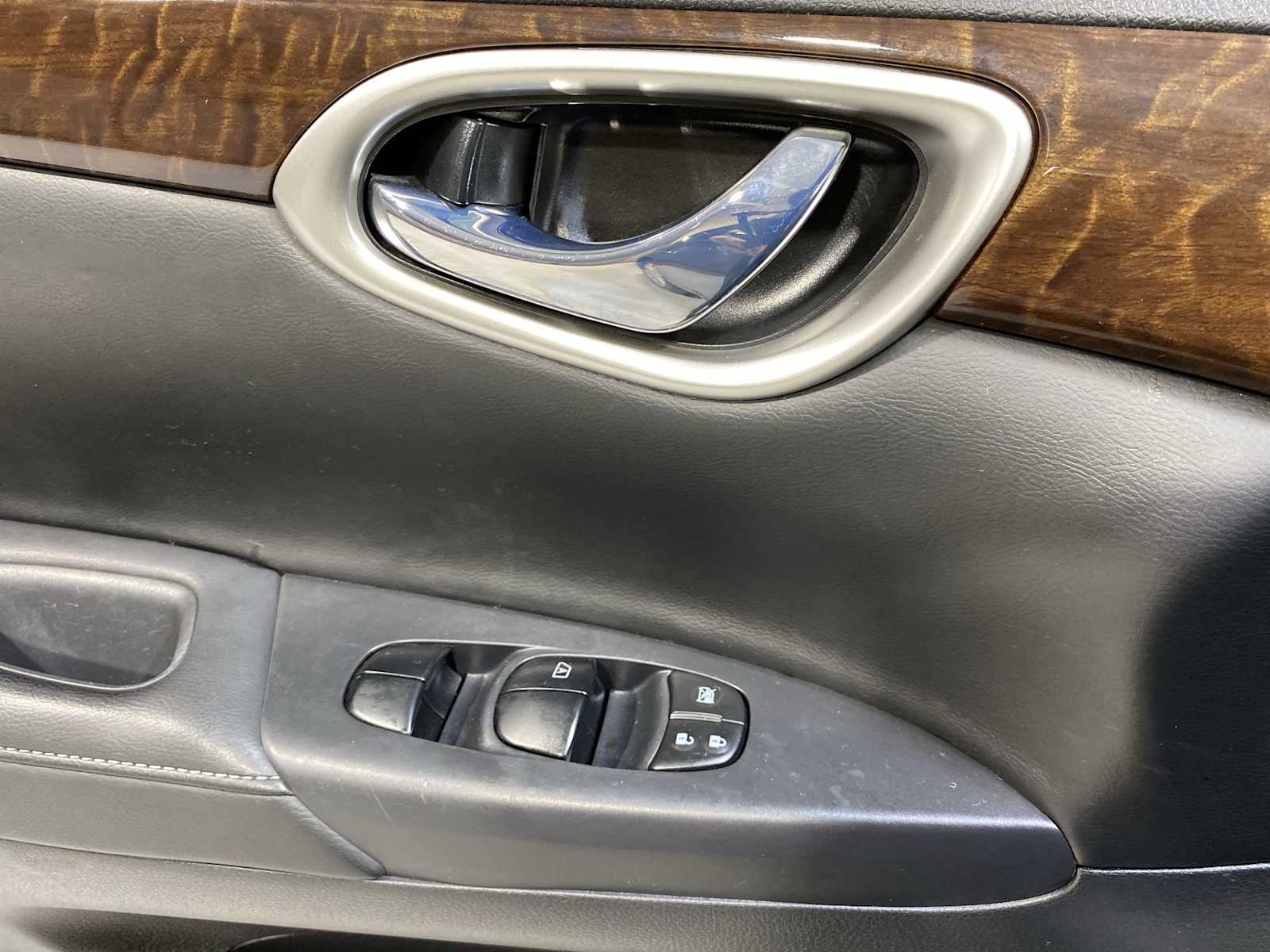 2014 Nissan Sentra SL 23