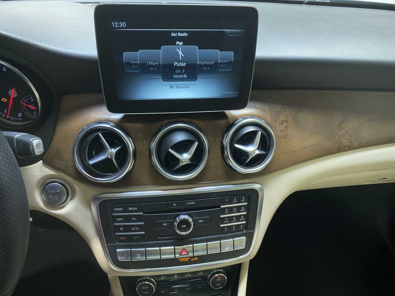 Thumbnail: 2018 Mercedes-Benz GLA - 16